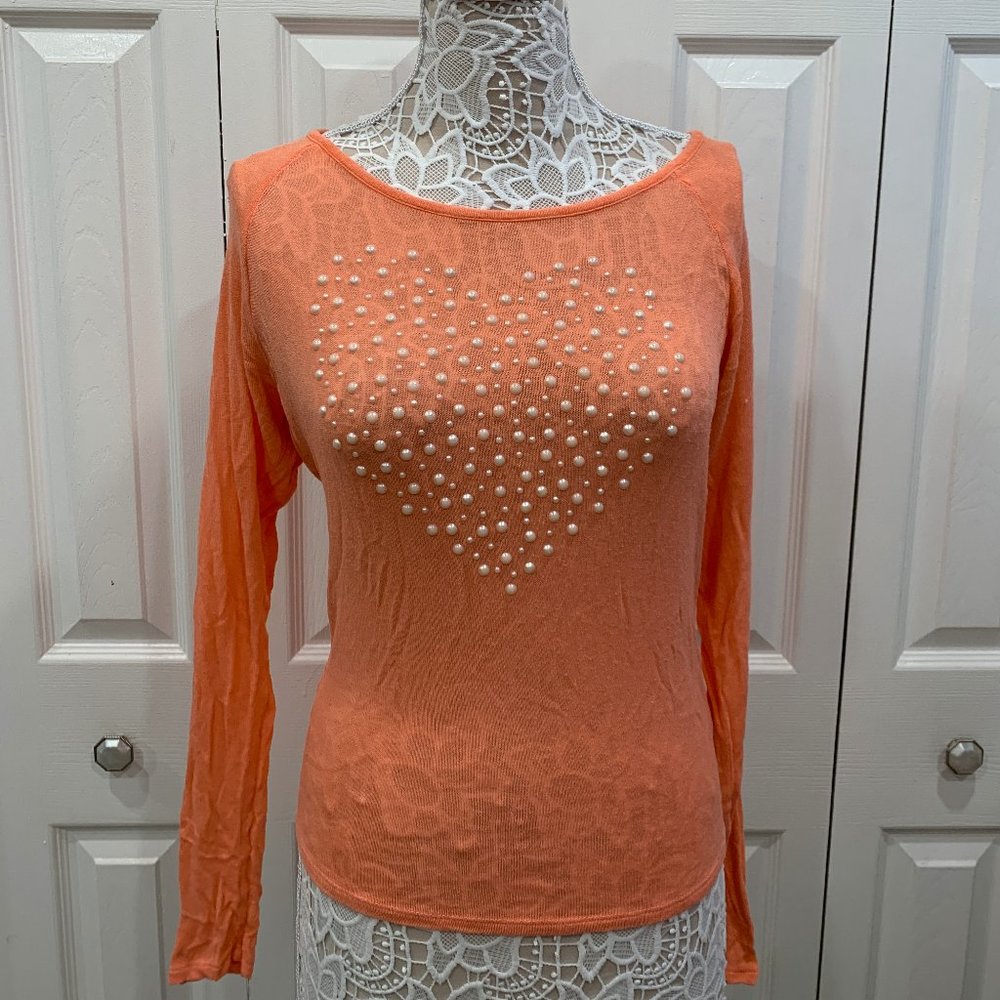 LOVE CULTURE Pearl Heart Light Sweater